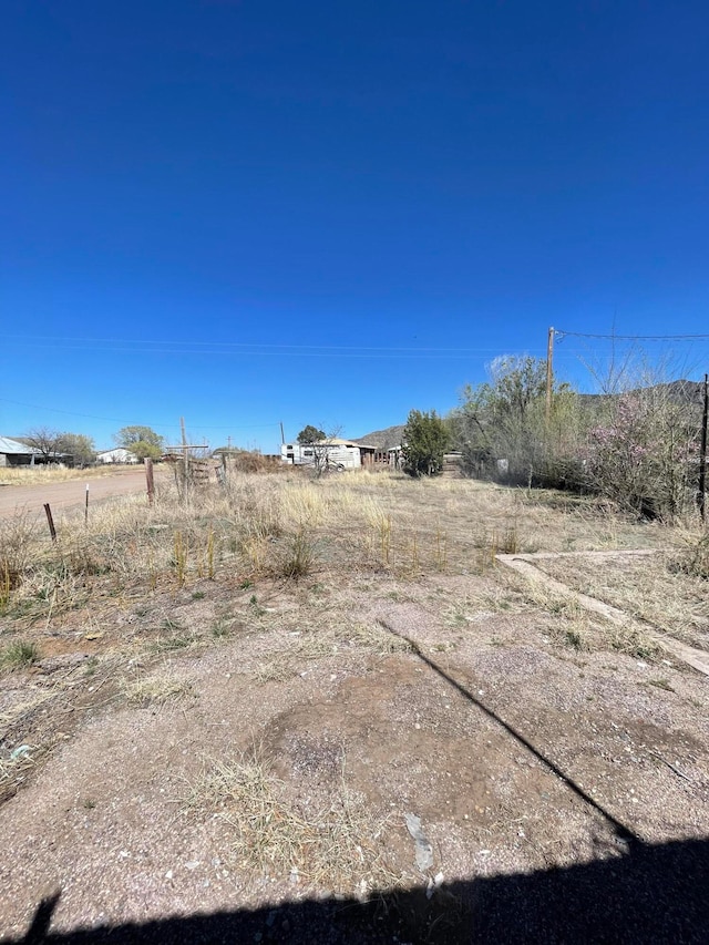 view of yard featuring a rural view