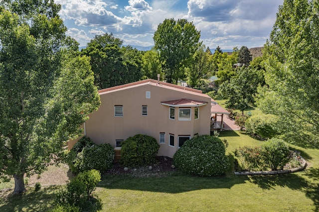 exterior space with a lawn