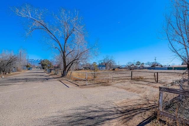 Listing photo 2 for 520 Sandia View Rd NW, Los Ranchos NM 87107