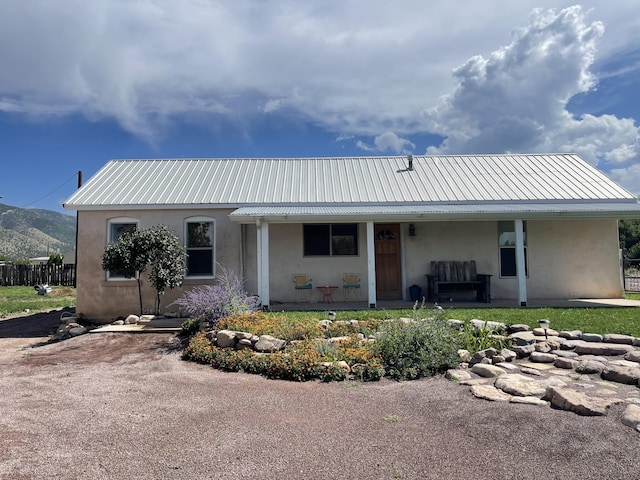 view of front of property