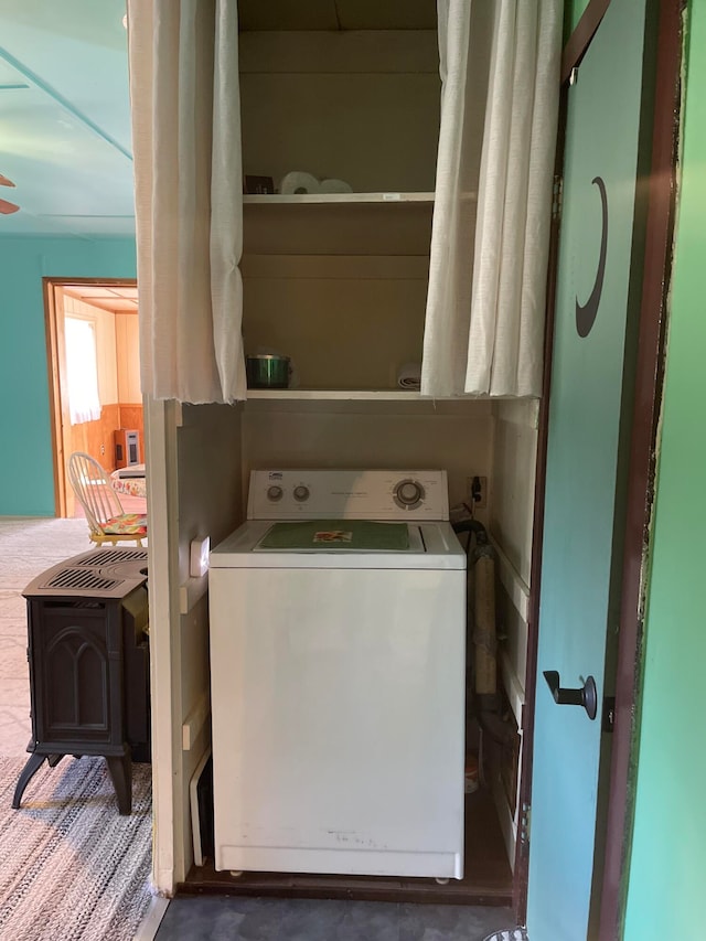 laundry area with ceiling fan and washer / clothes dryer