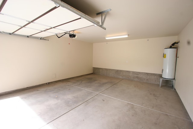 324 Broadway Blvd NE, Albuquerque, NM 87102 - garage with water heater and a garage door opener
