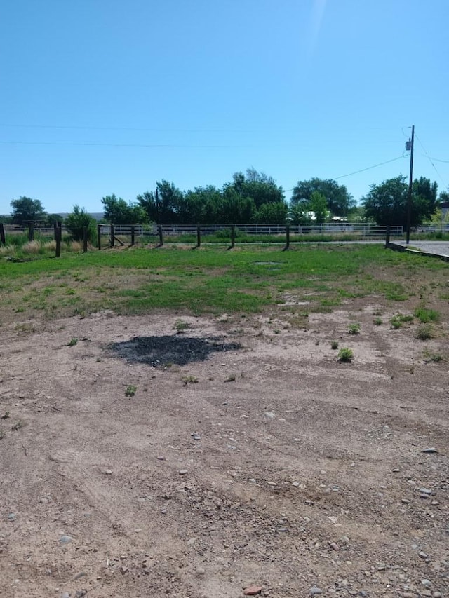 view of yard featuring a rural view