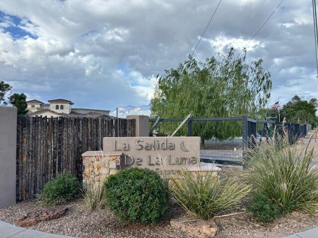 Listing photo 2 for 614 Kabrico Ct NE, Albuquerque NM 87113