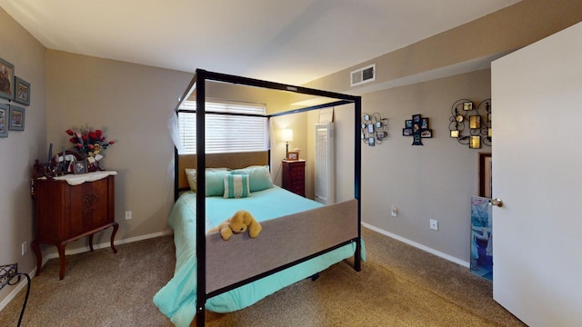 bedroom featuring carpet floors