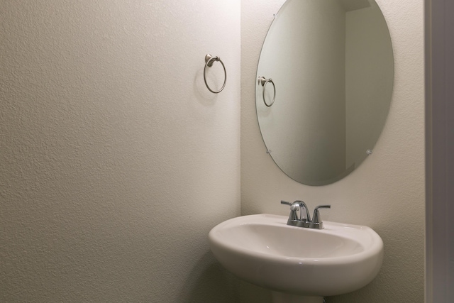 6213 White Hawk Dr NE, Rio Rancho, NM 87144 - bathroom featuring a sink