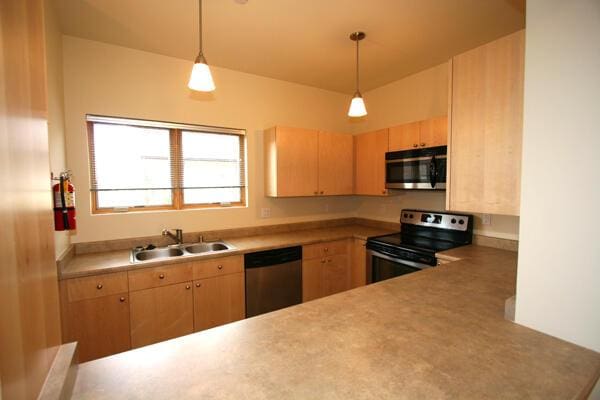 329 Belvedere Ln NE, Albuquerque, NM 87102 - photo 3