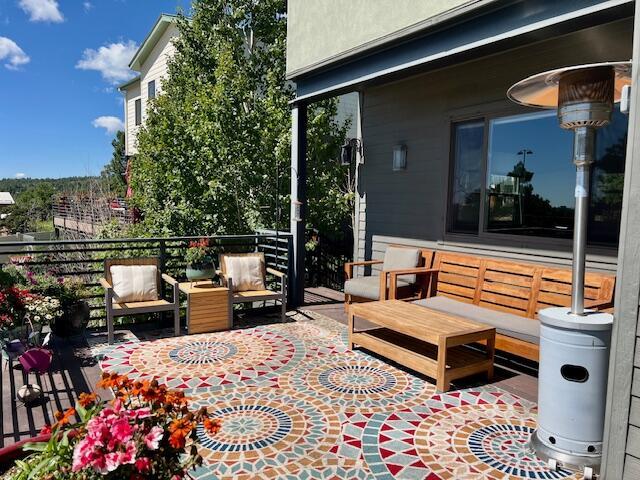 view of patio featuring an outdoor hangout area