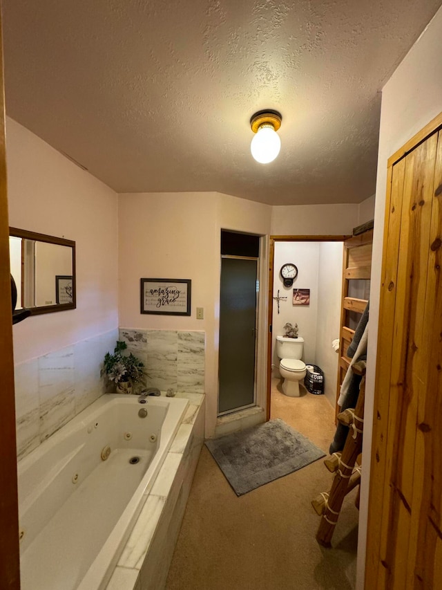 57 Edmundo Rd, Belen, NM 87002 - bathroom featuring toilet, plus walk in shower, and a textured ceiling
