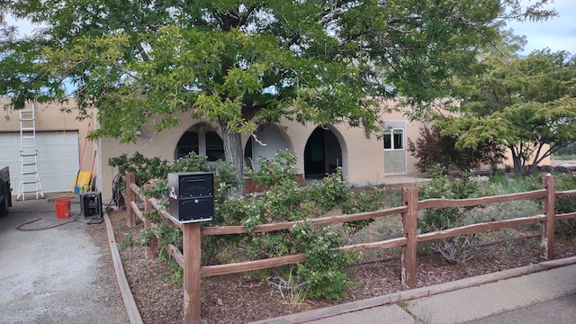 view of front facade with a garage