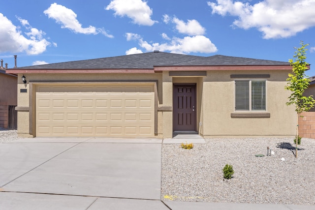 view of front facade featuring a garage