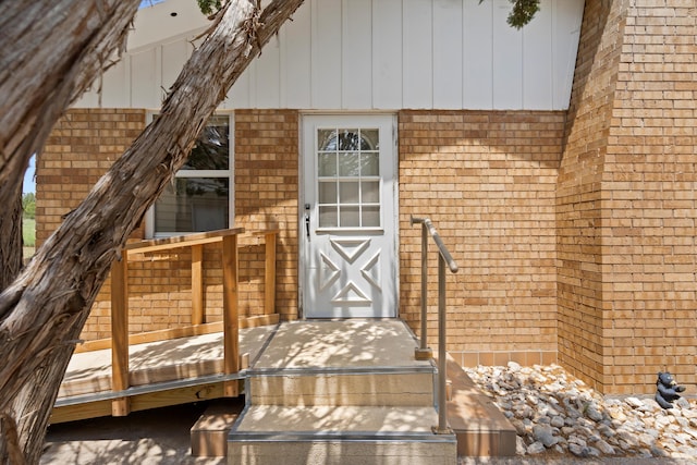 view of property entrance