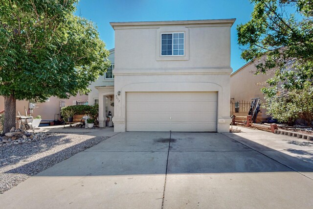 view of front property featuring a garage