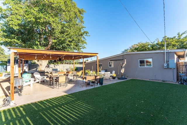 4601 Palo Duro Ave NE, Albuquerque, NM 87110 - view of yard with fence and a patio area