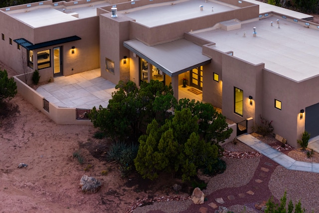 view of front facade featuring a patio