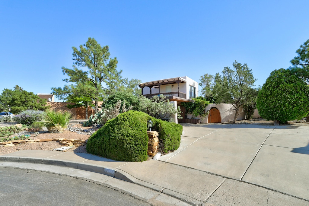 view of front of house