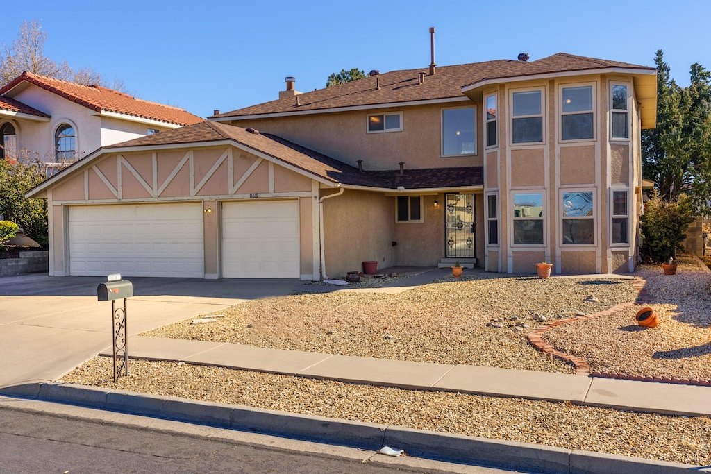 view of front facade with a garage