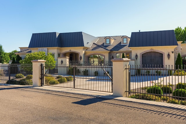 view of front facade featuring a garage