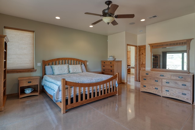 bedroom with ceiling fan