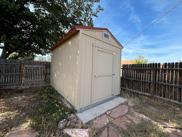 view of outbuilding