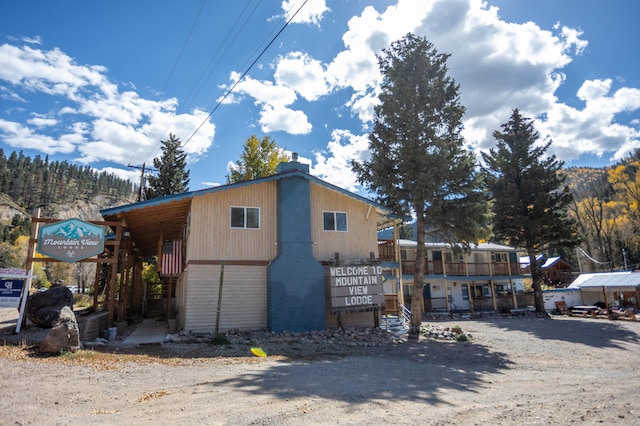 view of front of property