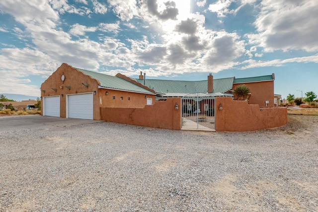 view of front facade with a garage