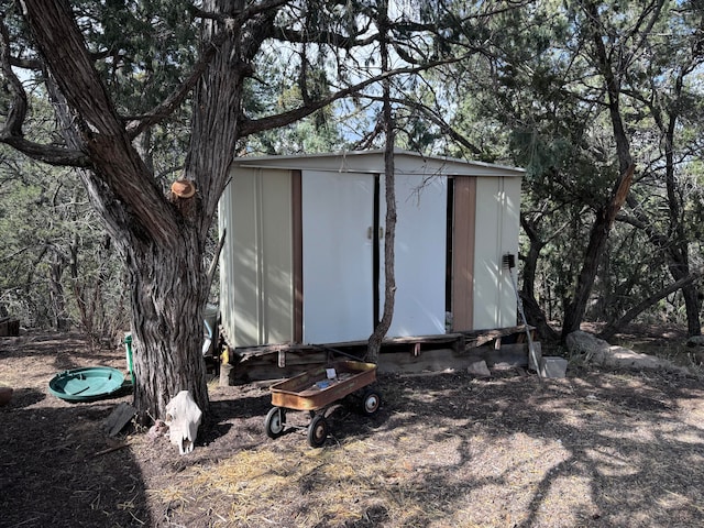 view of outbuilding