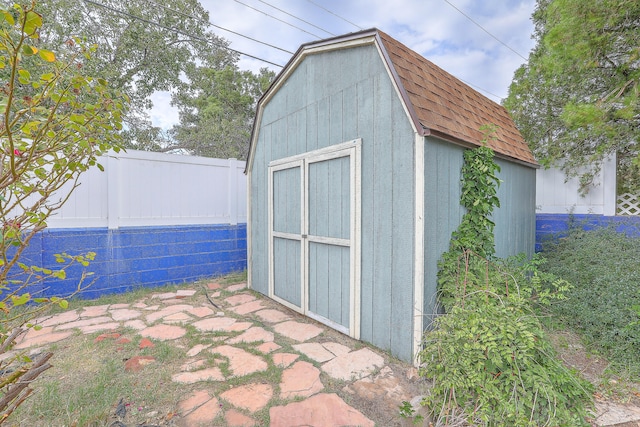 view of outbuilding