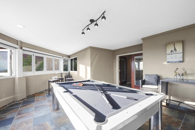 playroom featuring pool table