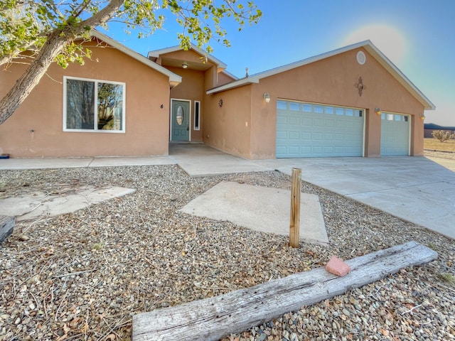 view of front facade featuring a garage