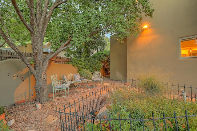 view of yard with a patio area