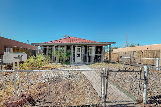 view of front of property