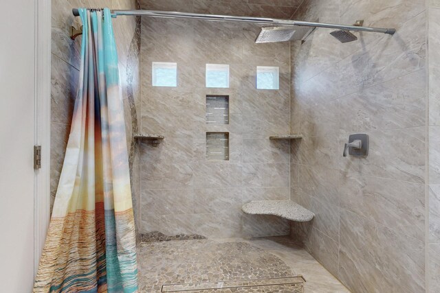 170 Esperanza Dr, Bosque Farms, NM 87068 - full bathroom featuring tiled shower