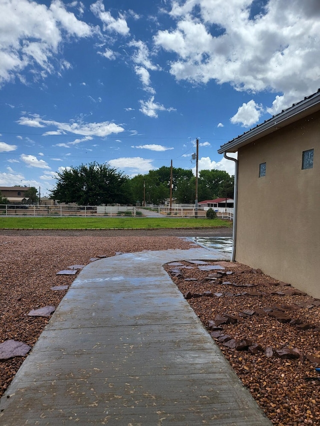 170 Esperanza Dr, Bosque Farms, NM 87068 - view of yard with fence