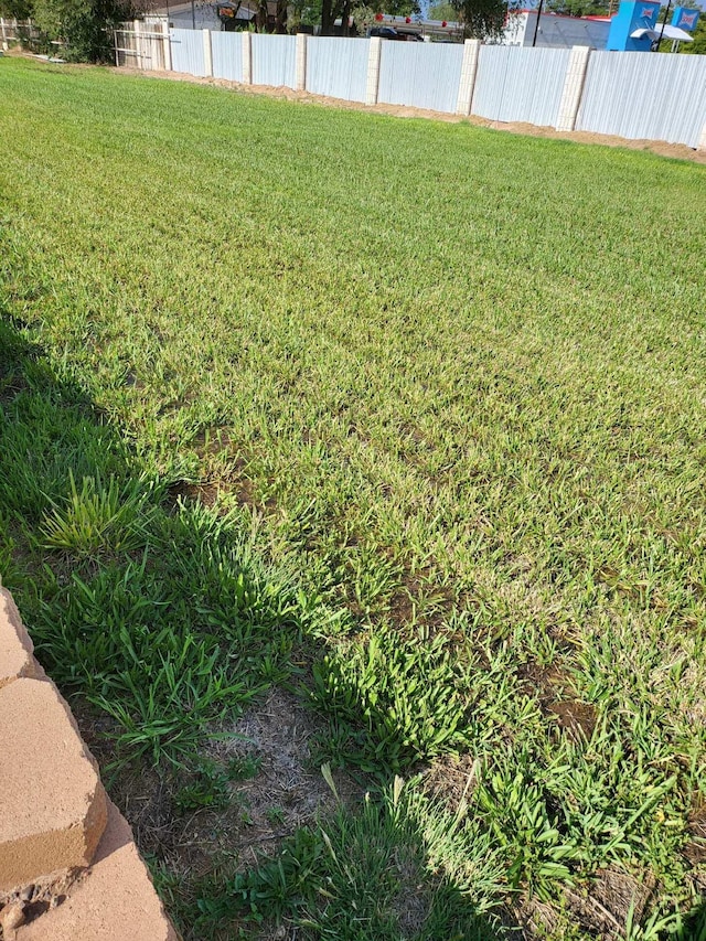 170 Esperanza Dr, Bosque Farms, NM 87068 - view of yard with fence