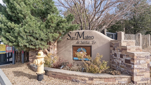 view of community / neighborhood sign