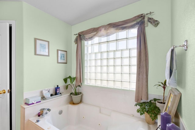 bathroom featuring a bathtub