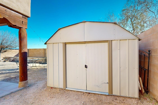 view of outbuilding