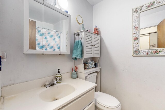 6284 State Highway 55, Mountainair, NM 87036 - full bathroom with toilet and vanity