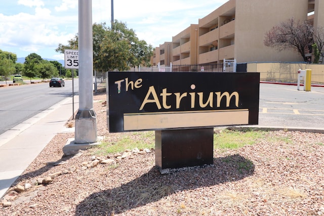 view of community / neighborhood sign