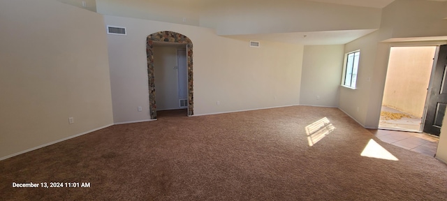 view of carpeted spare room