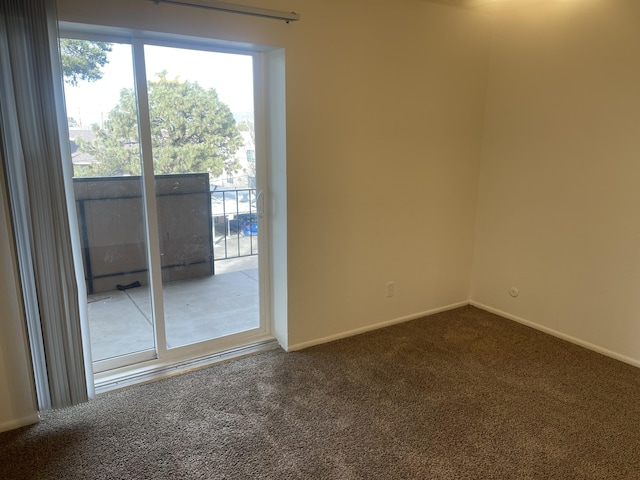 empty room featuring carpet