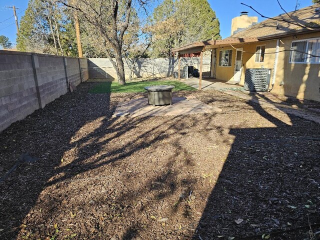 view of yard with a patio