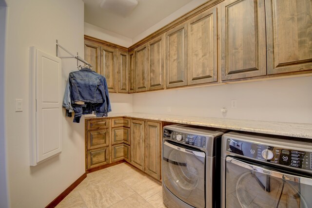 bathroom with vanity and tasteful backsplash