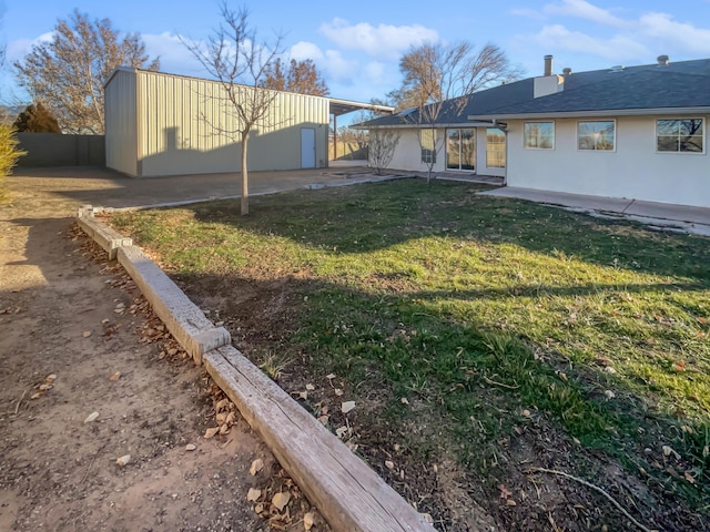 view of yard featuring a patio