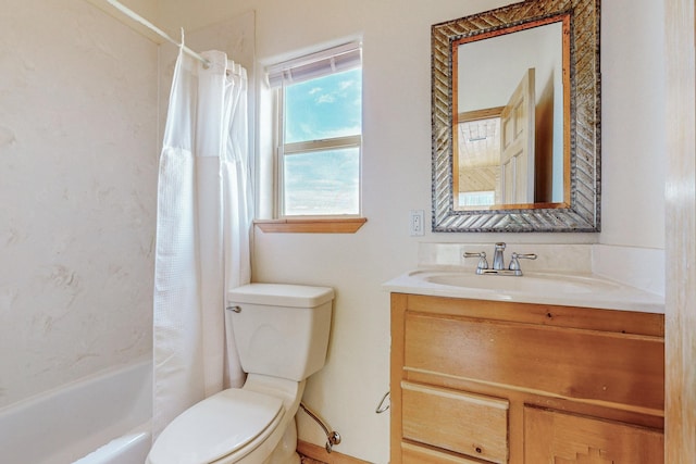 full bathroom with shower / bath combination with curtain, vanity, and toilet