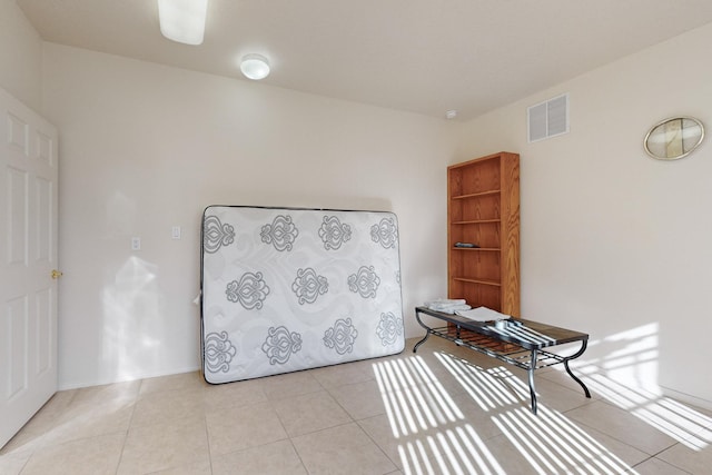 sitting room with light tile patterned flooring