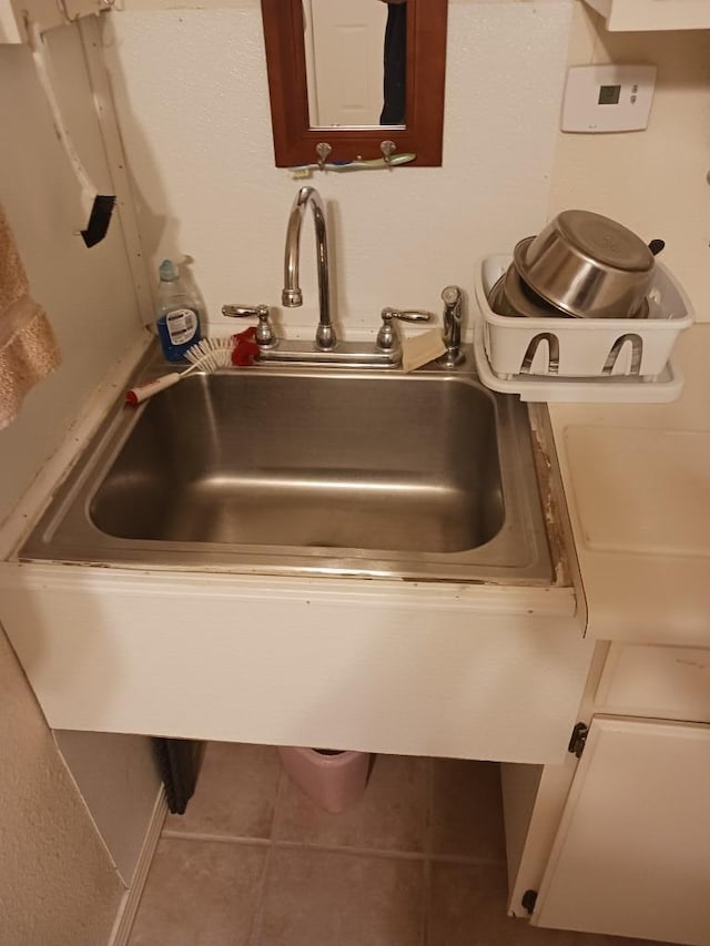 interior details featuring sink