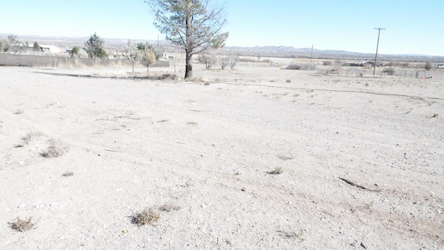 view of yard featuring a rural view