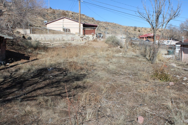 407 E Maloney Ave, Gallup, NM 87301 - view of yard featuring a mountain view